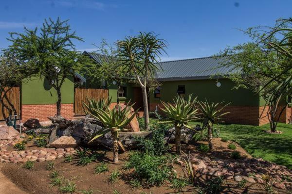Chameleon Bush Lodge Hammanskraal Exterior photo