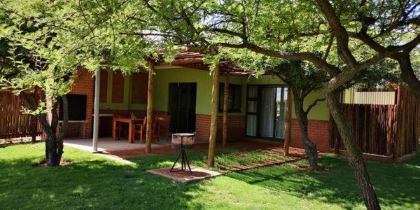 Chameleon Bush Lodge Hammanskraal Exterior photo