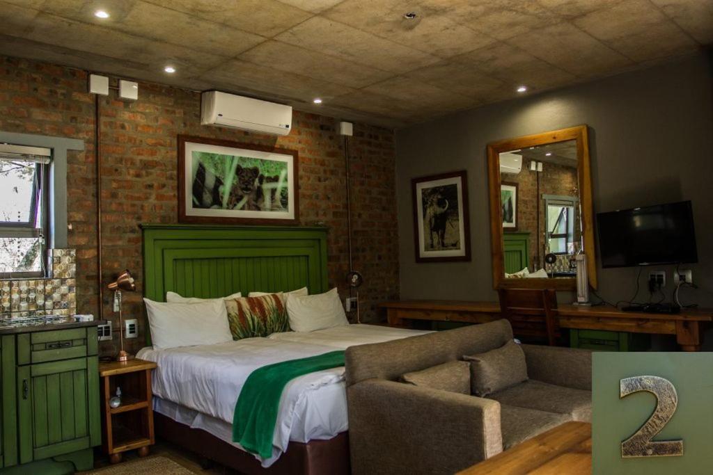 Chameleon Bush Lodge Hammanskraal Exterior photo